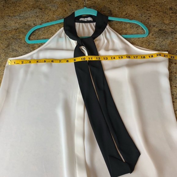 Parker white & black sleeveless - Picture 6 of 10